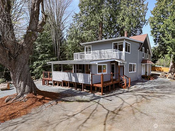 2nd image of 11504 20th Street NE