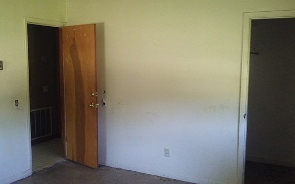 2nd image of 1548 Main St