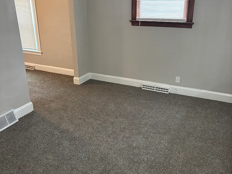 576 Bronx Dr — Photo 11
