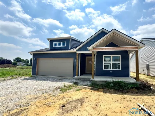 5022 Easton Dr, Oregon, OH 43616