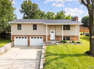 317 Weinel Dr, Smithton, IL 62285