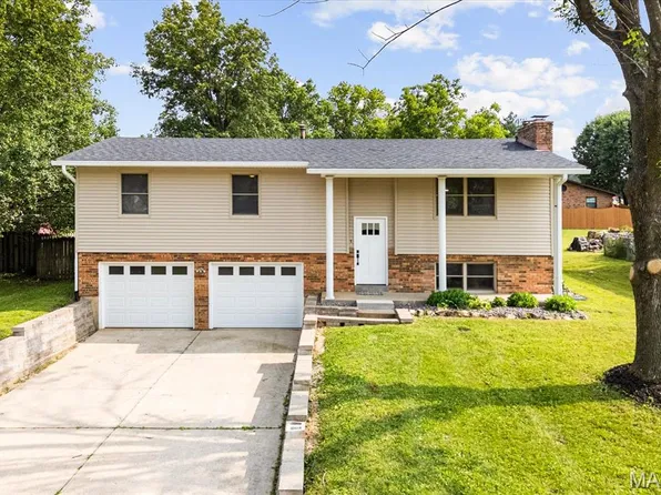 317 Weinel Dr, Smithton, IL 62285