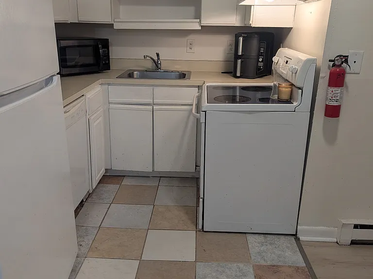 43 Bank St #3 — Photo 4
