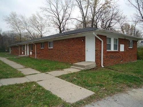 1st image of 3901 N Grand Ave APT 3