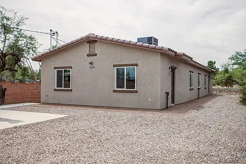1349 W Hualpai Rd Photo 1