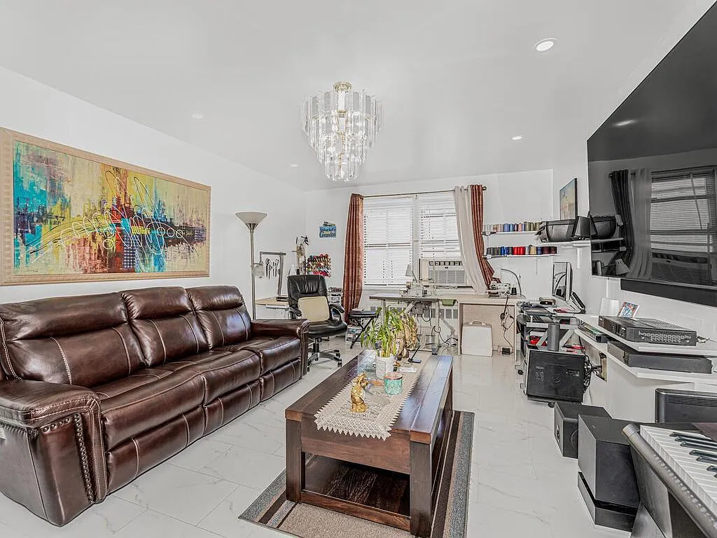 2866 Marion Avenue #6J photo 1