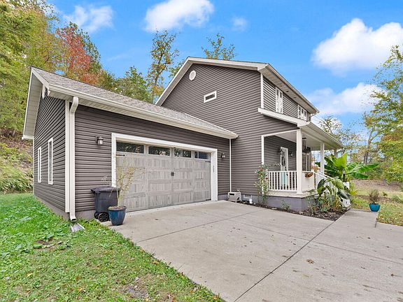 4th image of 385 Saint Johns Trl