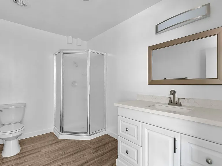 Encino Park West Apartments — Photo 29