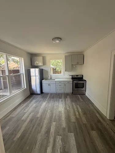 406 Capps St Photo 1