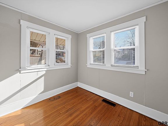 3rd image of 4168 Wakeley St