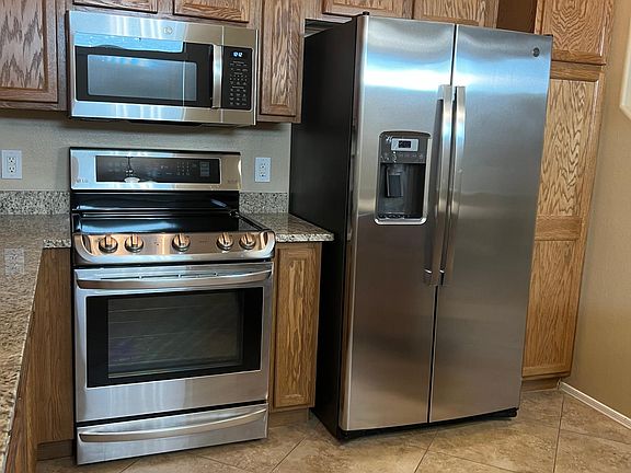 New Kitchen granite counters & SS Appliances