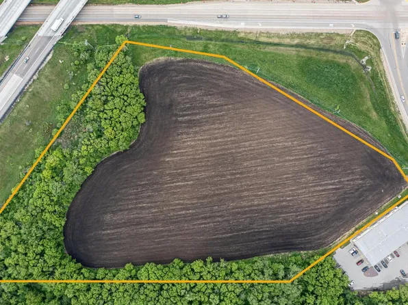 210 COUNTY ROAD H, Elkhorn, WI 53121