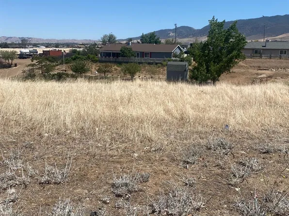 20304 Mesa Dr, Tehachapi, CA 93561