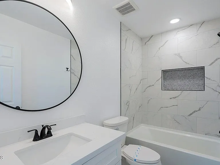 9439 N 11th Ave #3 — Photo 8