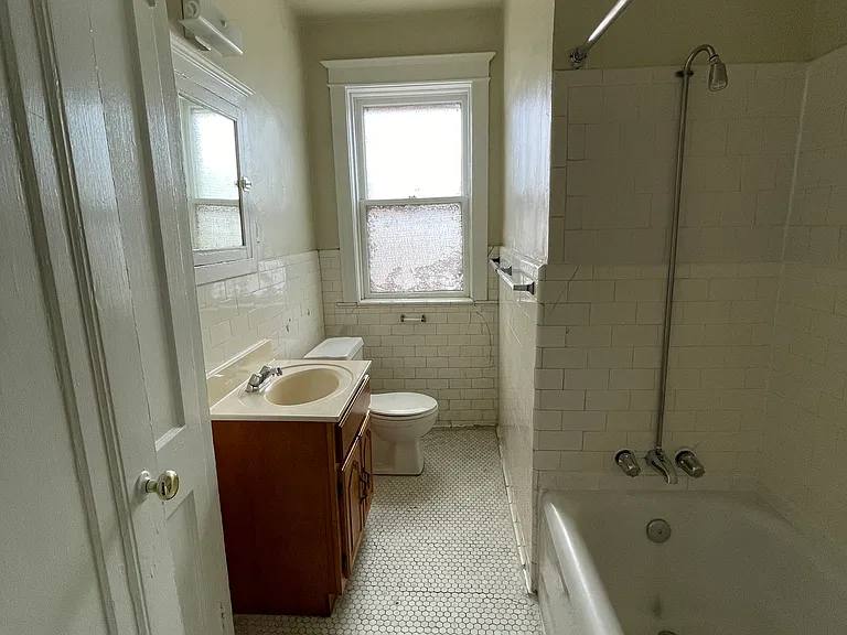 716 Heman Ave — Photo 12