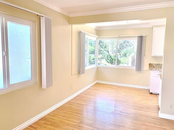 4th image of 1129 Lincoln Blvd APT 5