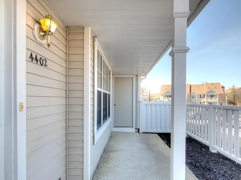 4402 Aberdeen Ln — Photo 4