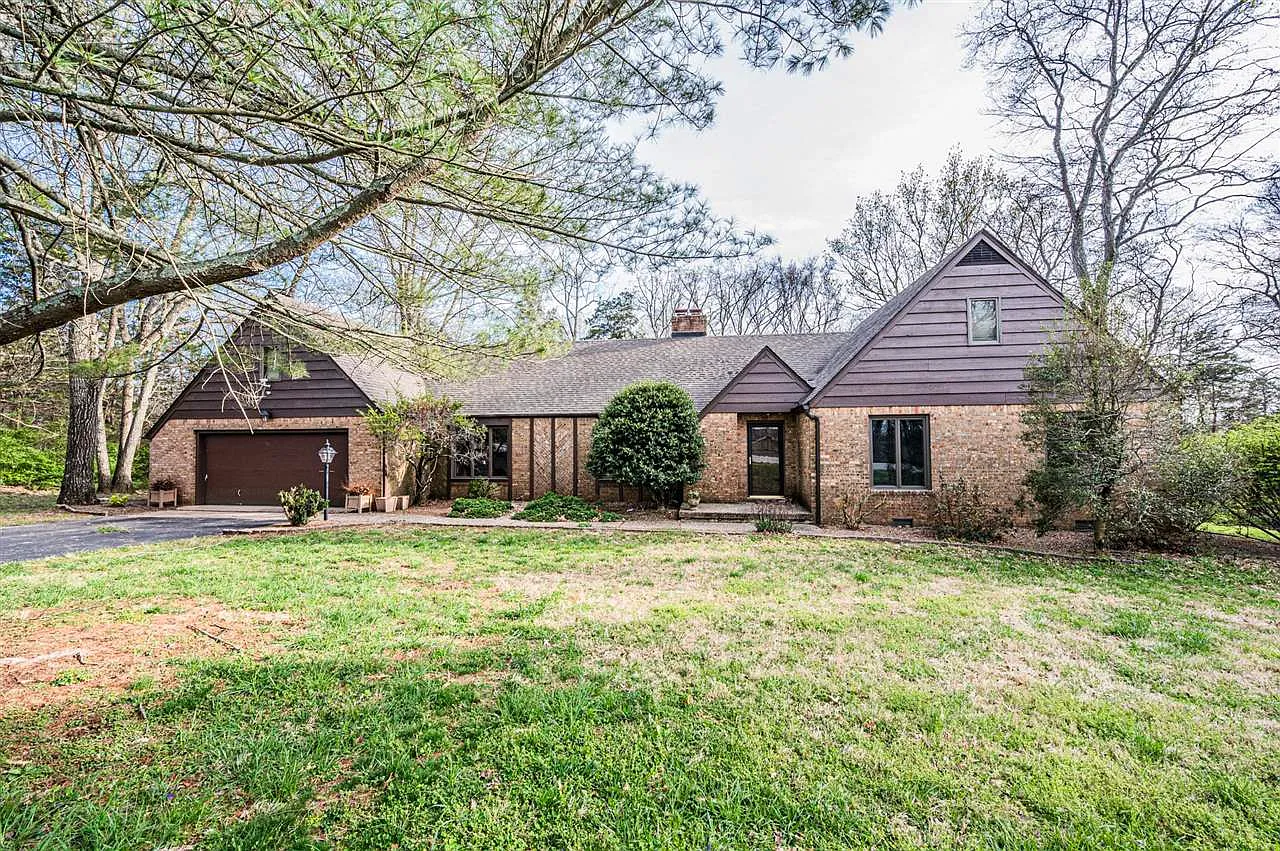 679 Minnie Way photo 1