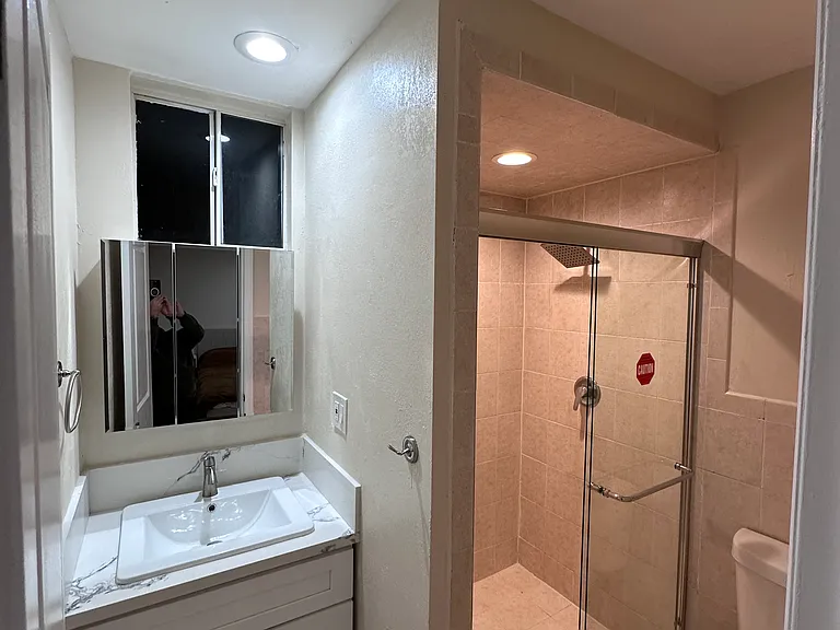 200 S Palm Dr — Photo 8