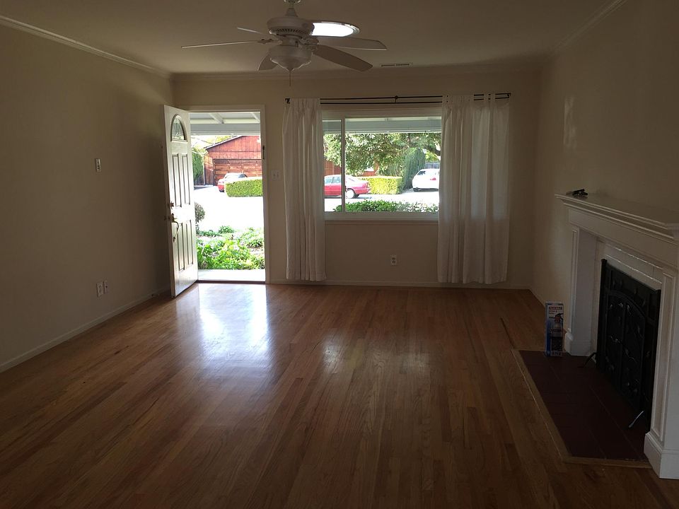 1st image of 948 Sycamore Dr