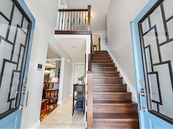 3rd image of 28 Manadon Dr