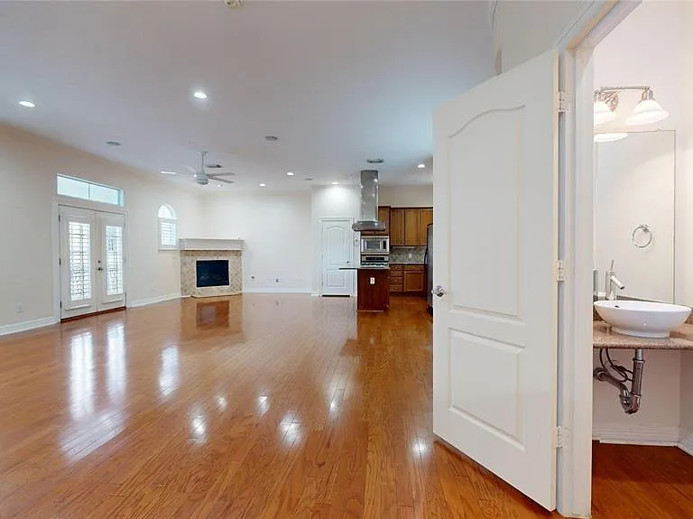 1502 Birdsall St — Photo 11