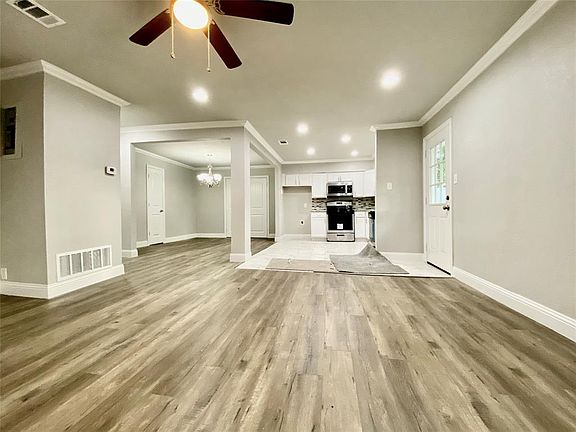 5th image of 219 Rollingwood Dr