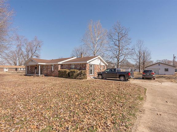 2nd image of 304 Harris Ave