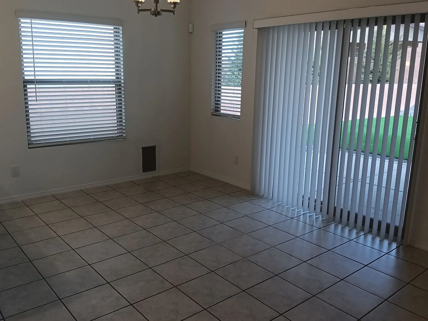 Charming 3 bedroom, 2 bathroom in Rio Rancho! Showings available NOW! — Photo 4