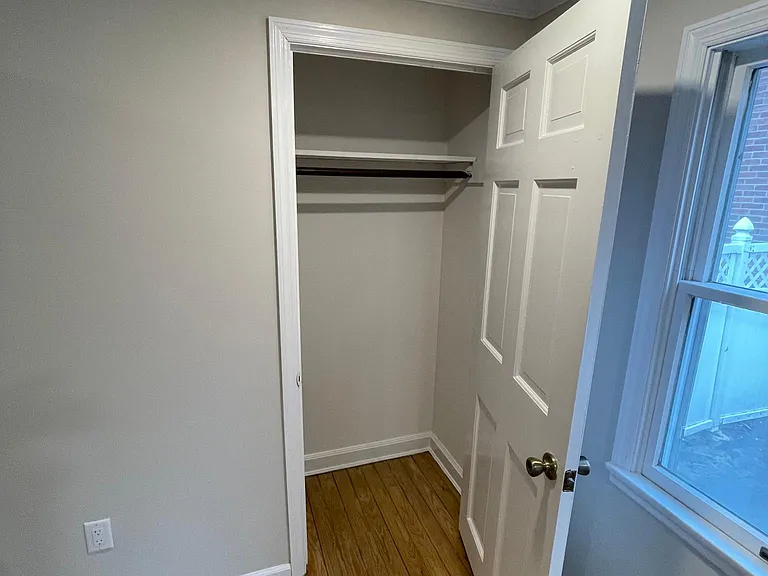 819 Rosewood Ave — Photo 9