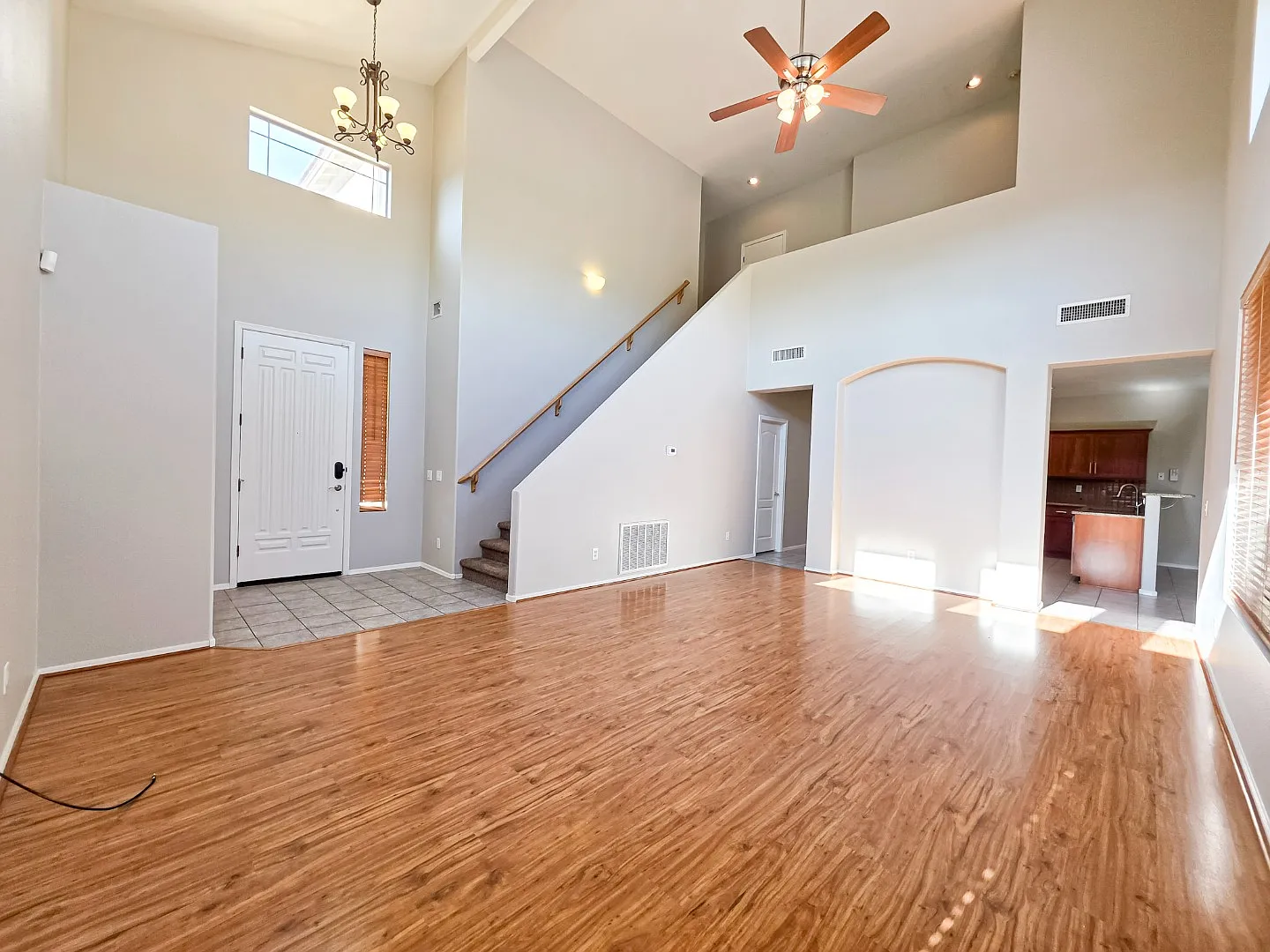 1462 W Roadrunner Dr — Photo 2