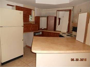 4th image of 8225 Lake Dr APT 201