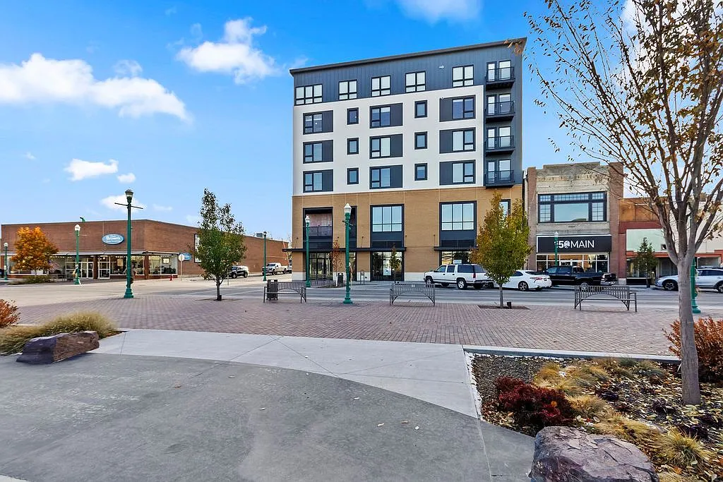 Main Ave Lofts — Photo 1