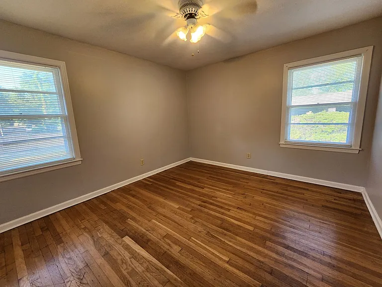 1213 McRee Dr — Photo 7