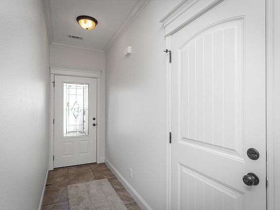 4th image of 124 Hillhouse Ln