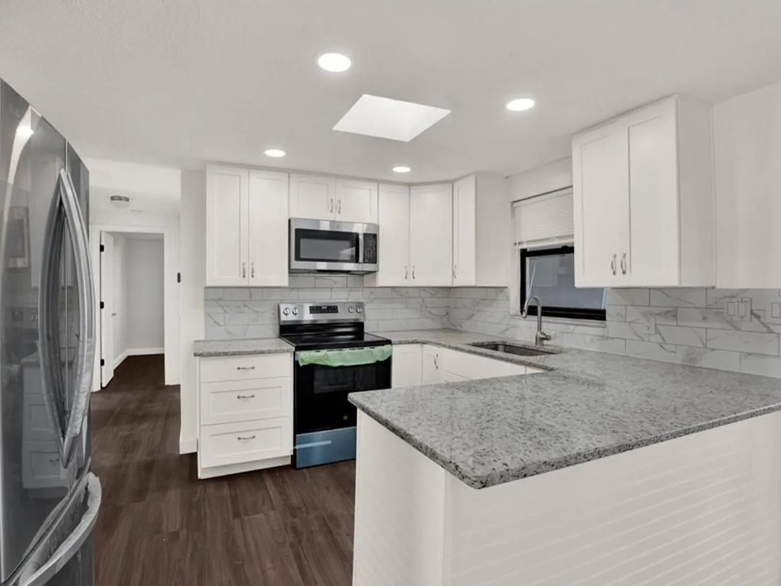 2 bed, 1152 sqft, $1,850 — Photo 2