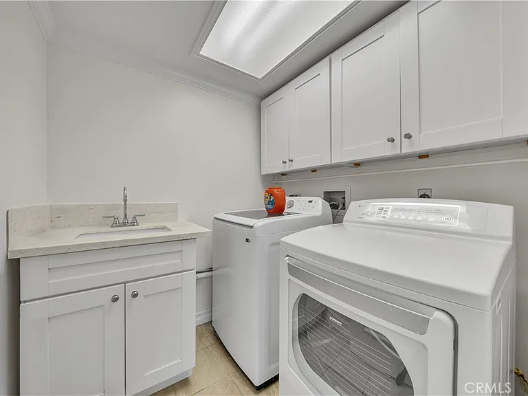21 Lakefront — Photo 26