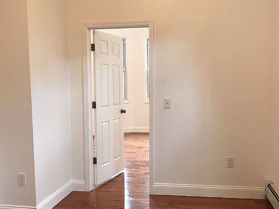 5th image of 14 Intervale Pl APT 1A