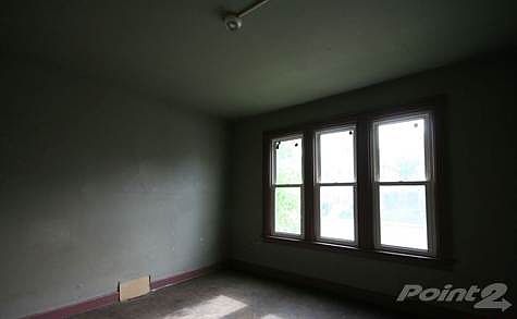 581-189969extrlllivingroom