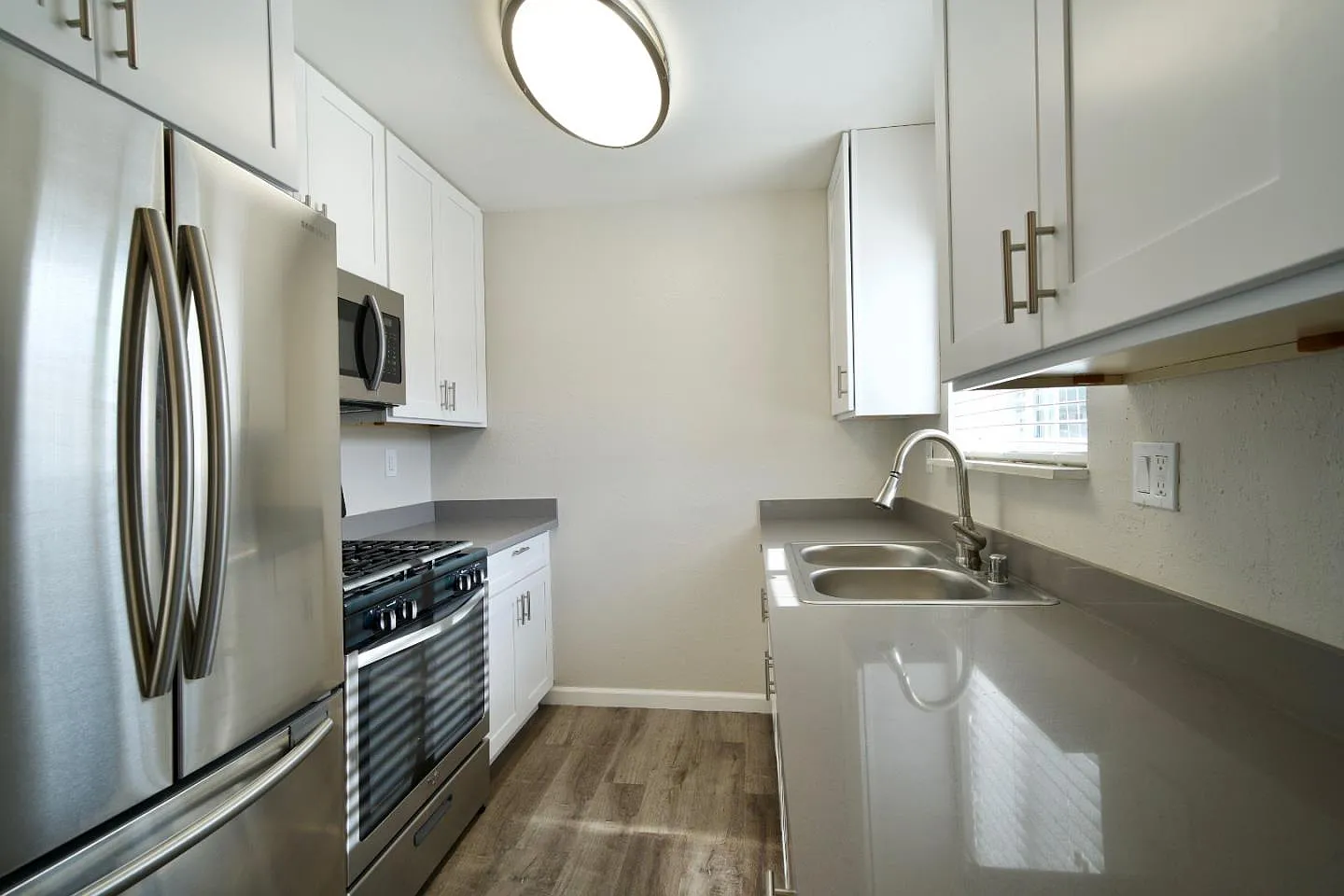 1336 Adobe Dr APT 3 photo 1