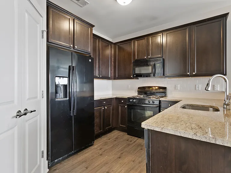 Essex Chase Apartments — Photo 50
