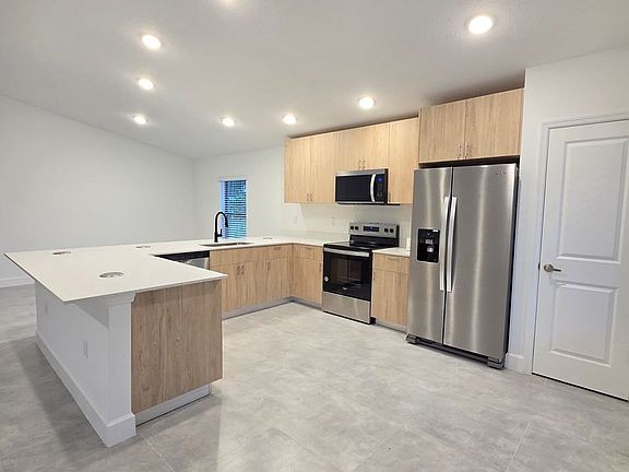 4th image of 1659 Javier St #B