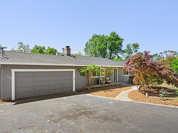 3rd image of 3950 Hicks Road