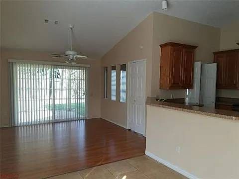 4th image of 5307 Single Peak Dr