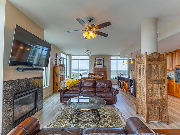 5th image of 555 Riverfront Plz APT 803