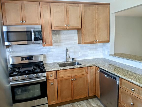 3rd image of 2870 Joseph Ave #3