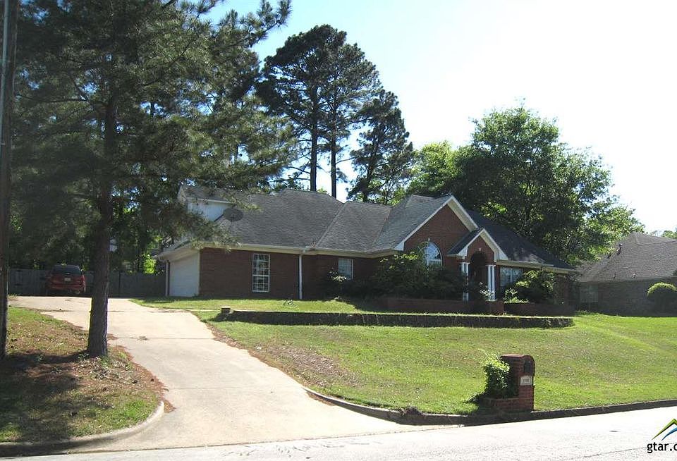 Front view of house.