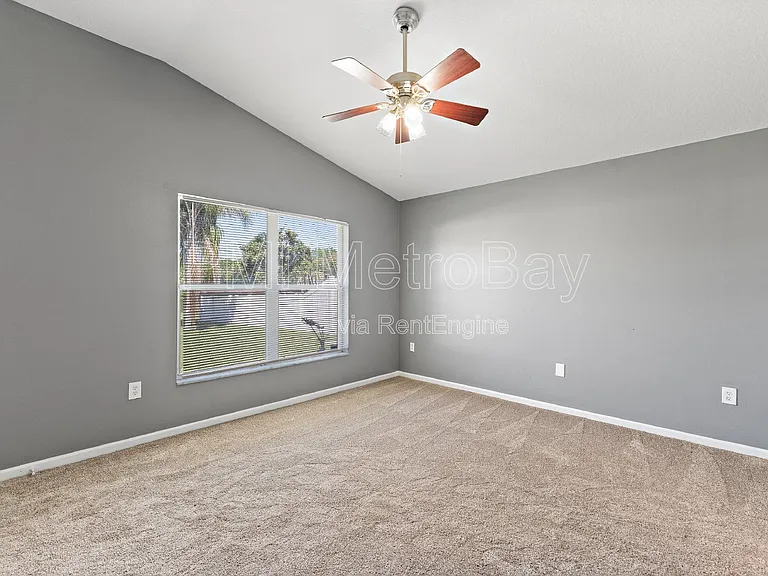 1010 Summer Breeze Dr — Photo 28