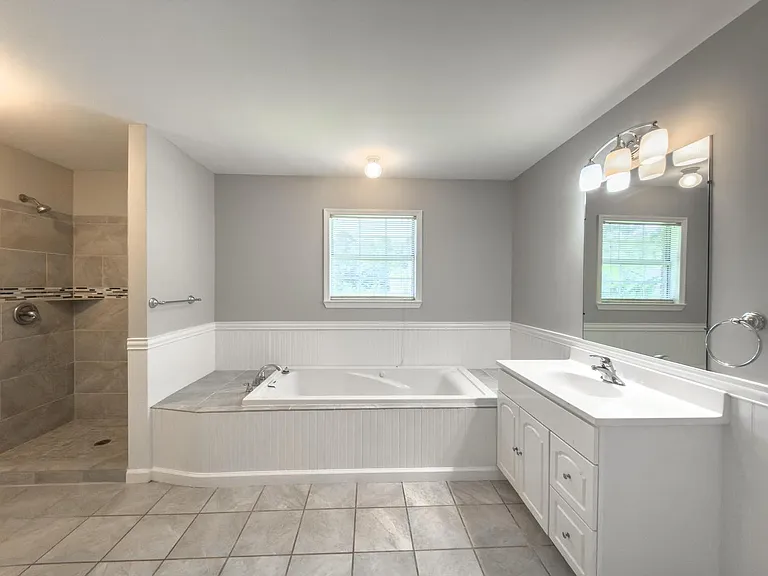 497 Jedburg Rd — Photo 3