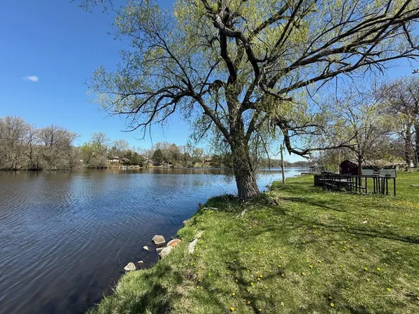 W5522 Rainbow Rd, Pardeeville, WI 53954